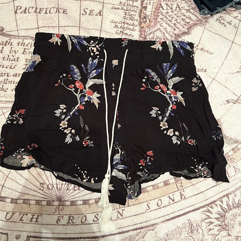 Now brand stretchy drawstring short